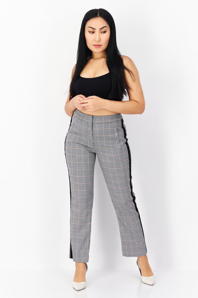 Women Regular Fit Houndstooth Capri Pants, White/Black/Tan