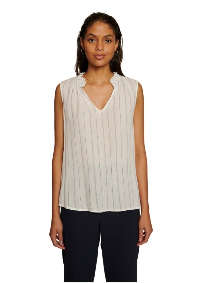 Chic striped sleeveless blouse for a refined look.