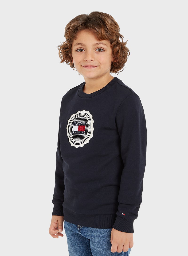 STAMP EMBROIDERY REG SWEATSHIRT