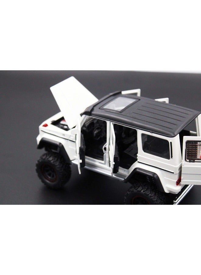 1/32 Scale Benz G63 AMG 4X4 V12 Off-Road Pickup Model Car | Zinc Alloy Pull Back Toy with Sound & Light for Kids