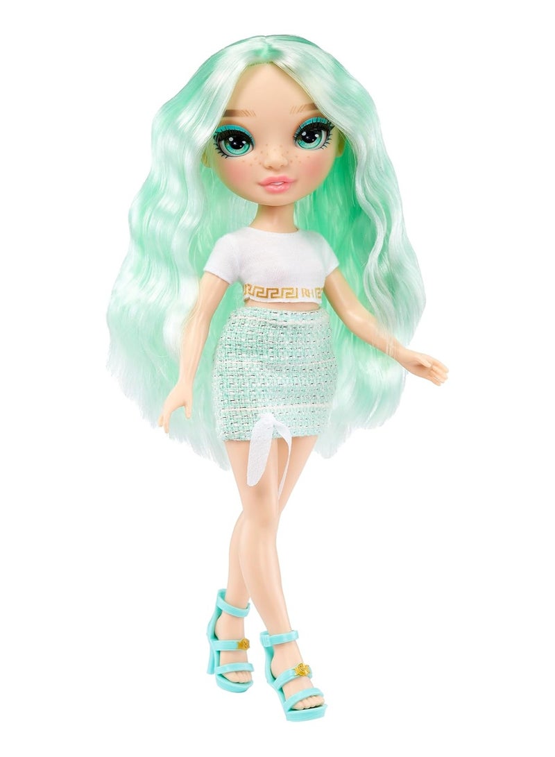 Fashion Doll S3 - Daphne Minton