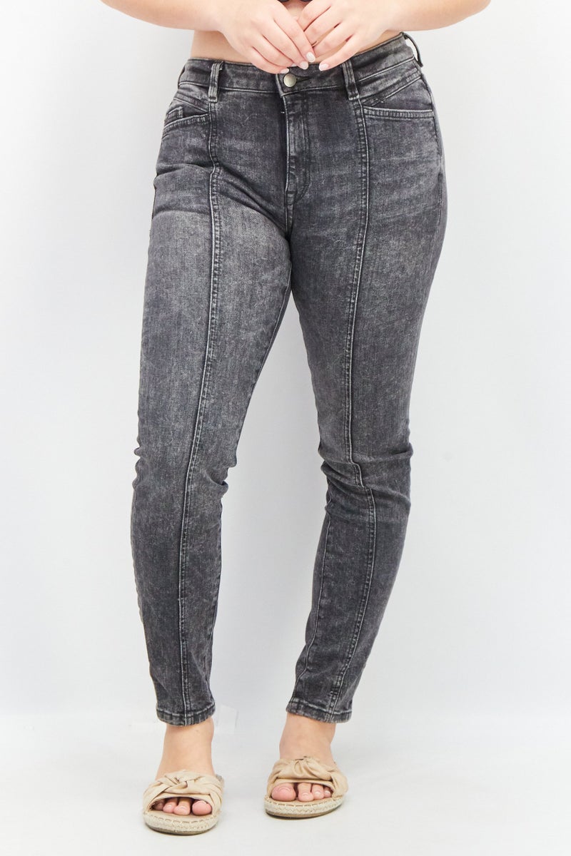 Women Skinny Fit Dark Wash Stretchable Denim Jeans, Light Grey