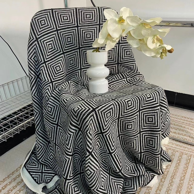 Geometric Pattern Knitted Throw Luxury Houndstooth Blanket Black and White