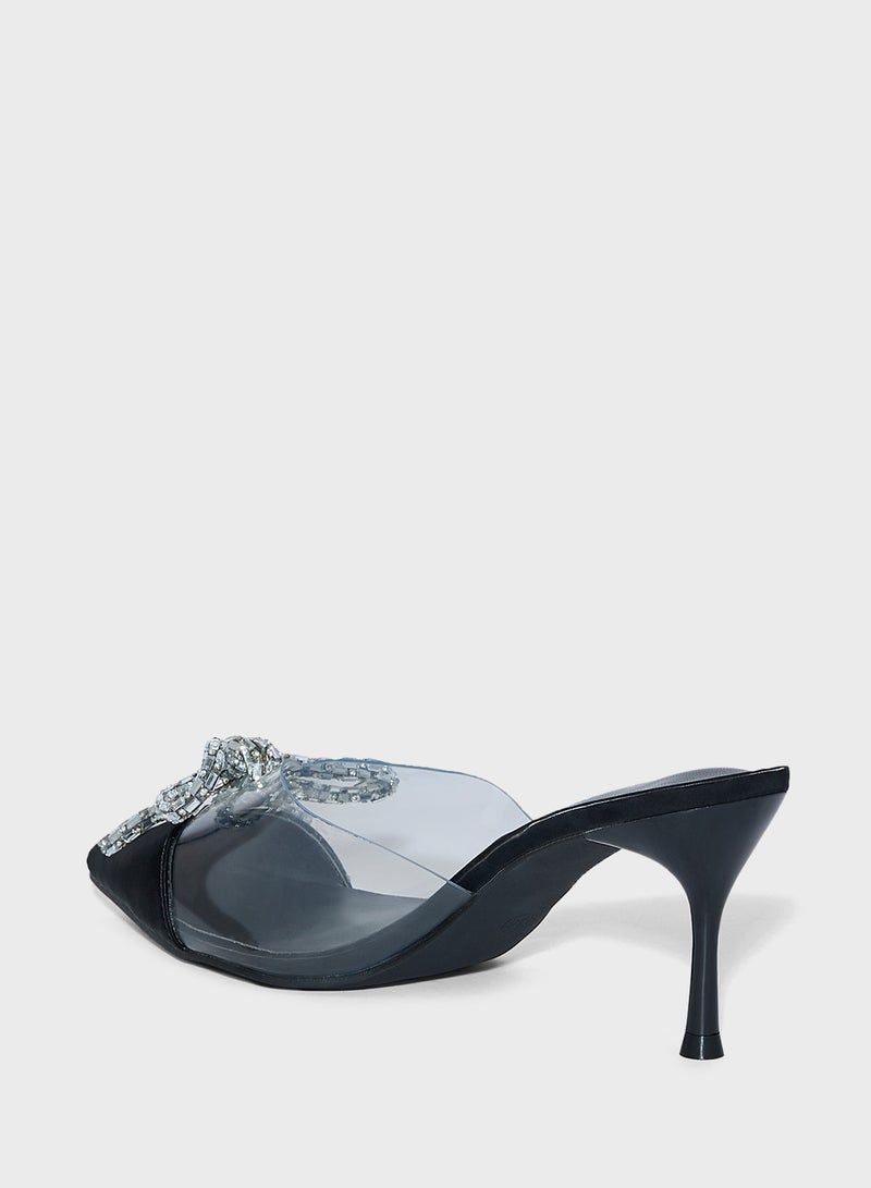 Diamante Bow  Detail Pump