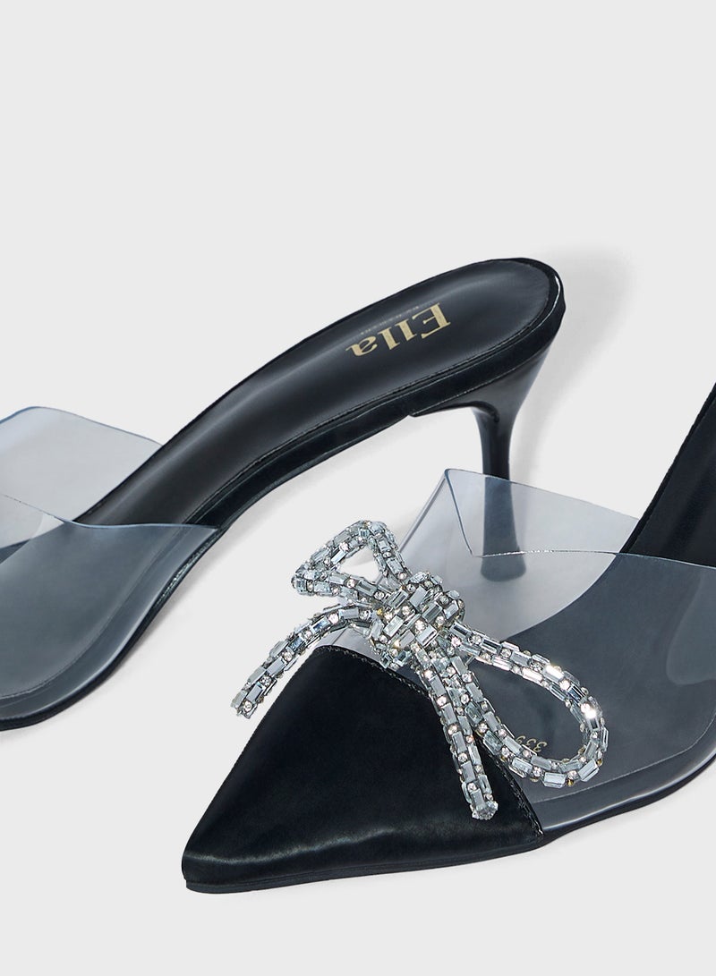 Diamante Bow  Detail Pump