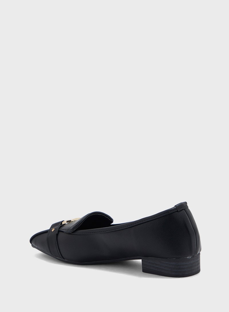 Square Toe Flat Shoe