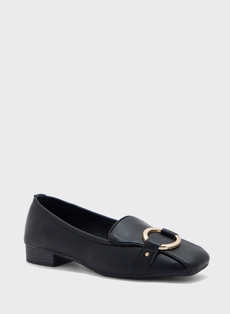 Square Toe Flat Shoe