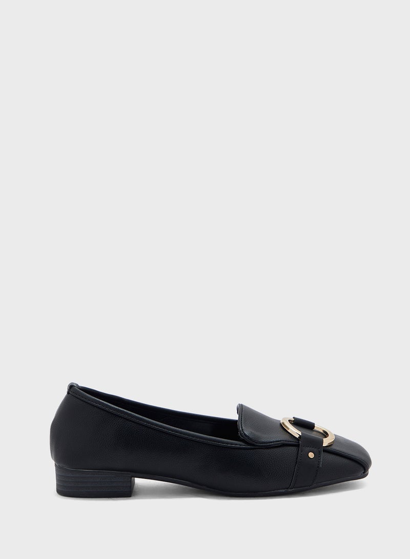 Square Toe Flat Shoe