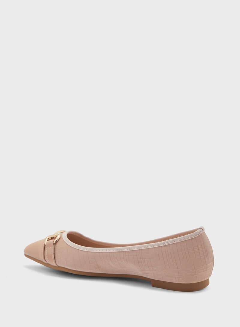 Horse Bit Trim Pointed Flat Shoe