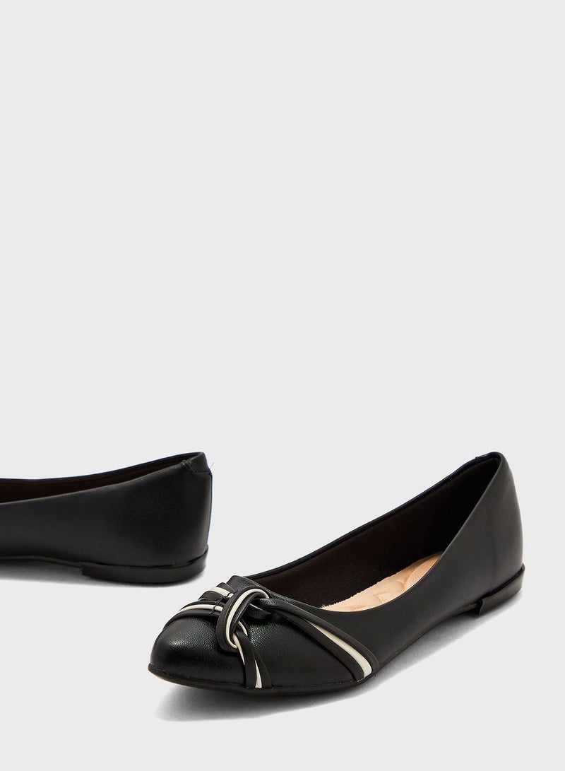 Annalise Close Toe Ballerinas