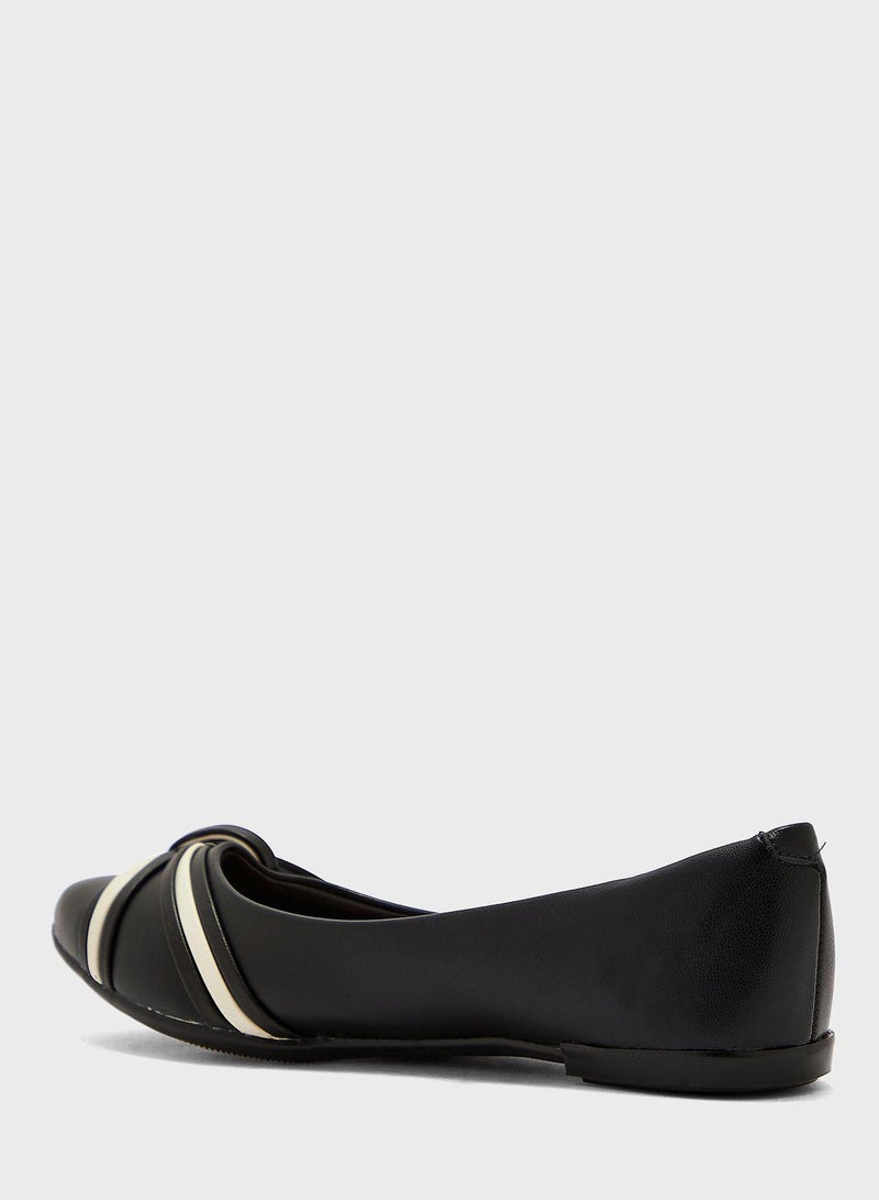 Annalise Close Toe Ballerinas