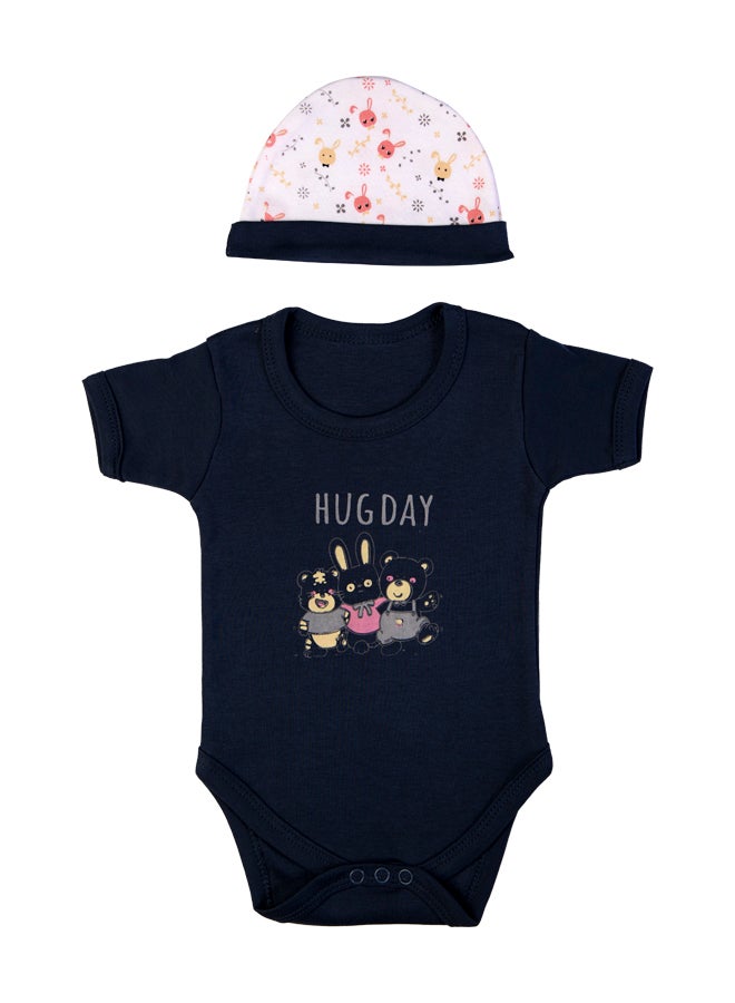 5 Piece Unisex 100% Cotton Gift Set Include Bib, Romper, Mittens, Cap And Sleepsuit/Jumpsuit- Hug Day