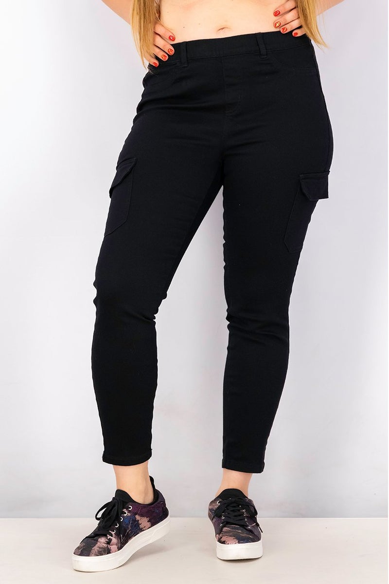 Women Ankle Length Cargo Pants, Black