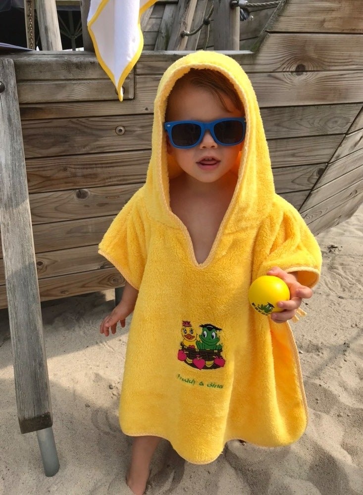 Freds Swim Academy Poncho Soft Welsoft Polyester with Fred & Gina Motif Approximately 60 x 55 cm Yellow