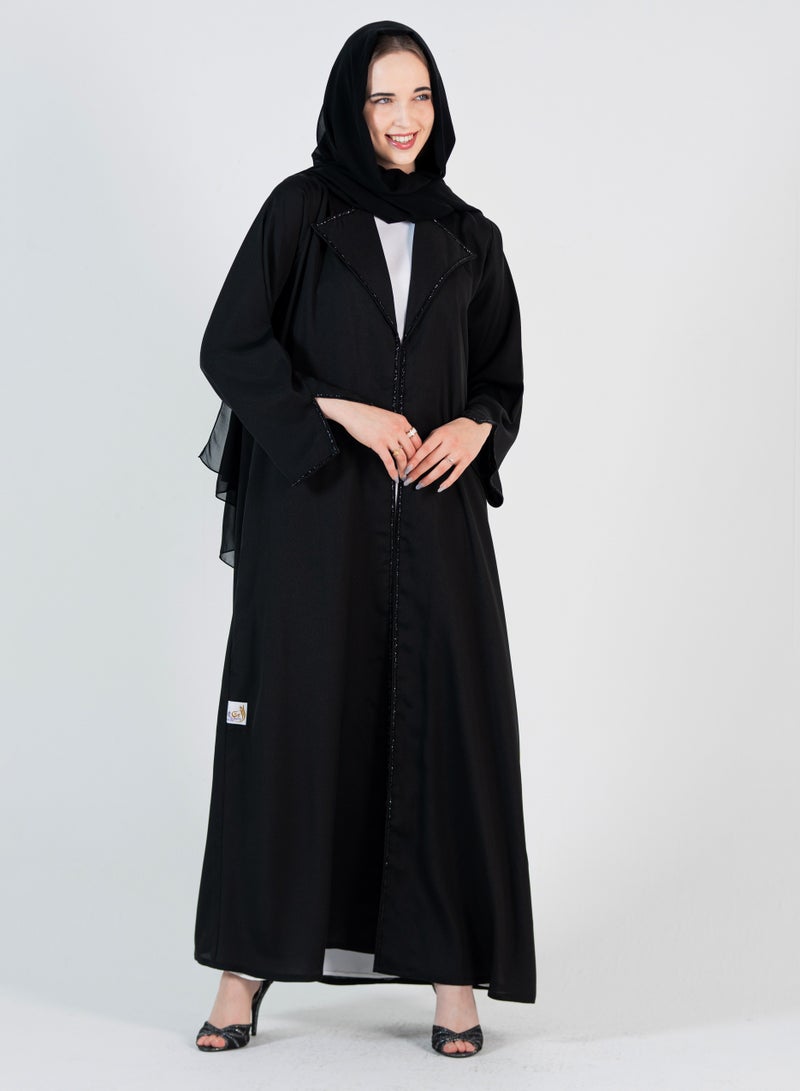 Relaxed abaya with black embroidery