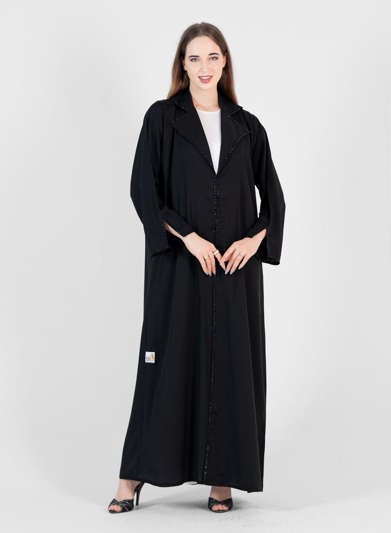 Relaxed abaya with black embroidery