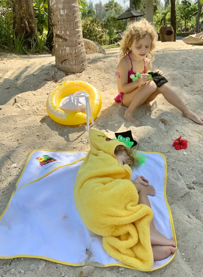 Freds & Gina Hooded Towel Yellow