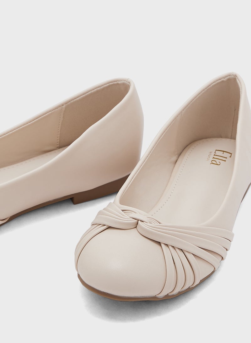 Knot Detail Round Toe Ballerina