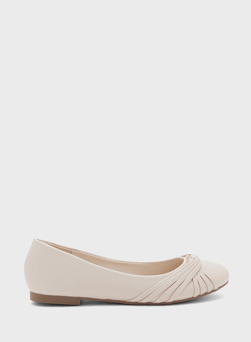 Knot Detail Round Toe Ballerina