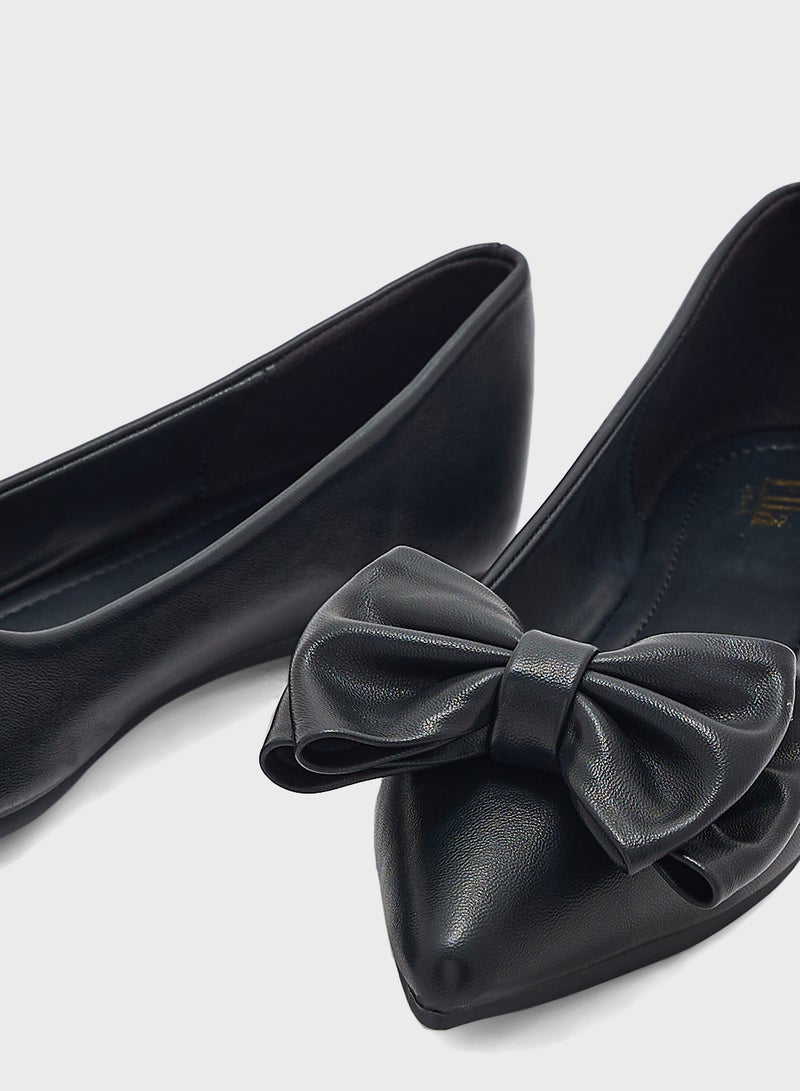 Oversized Bow Pointed Flat Shoe