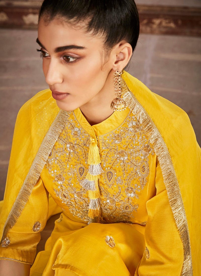 Yellow Zardozi Sharara Set & Kiran Patti Dupatta