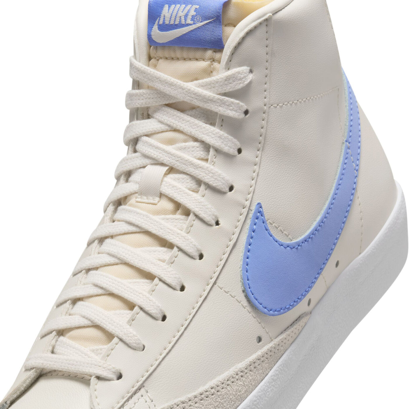 Women's Blazer Mid '77 Shoes