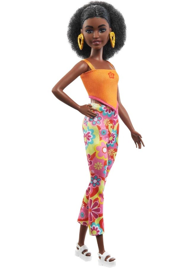 Barbie Doll, Kids Toys, Curly Black Hair and Petite Body Type, Barbie Fashionistas, Y2K-Style Clothes and Accessories