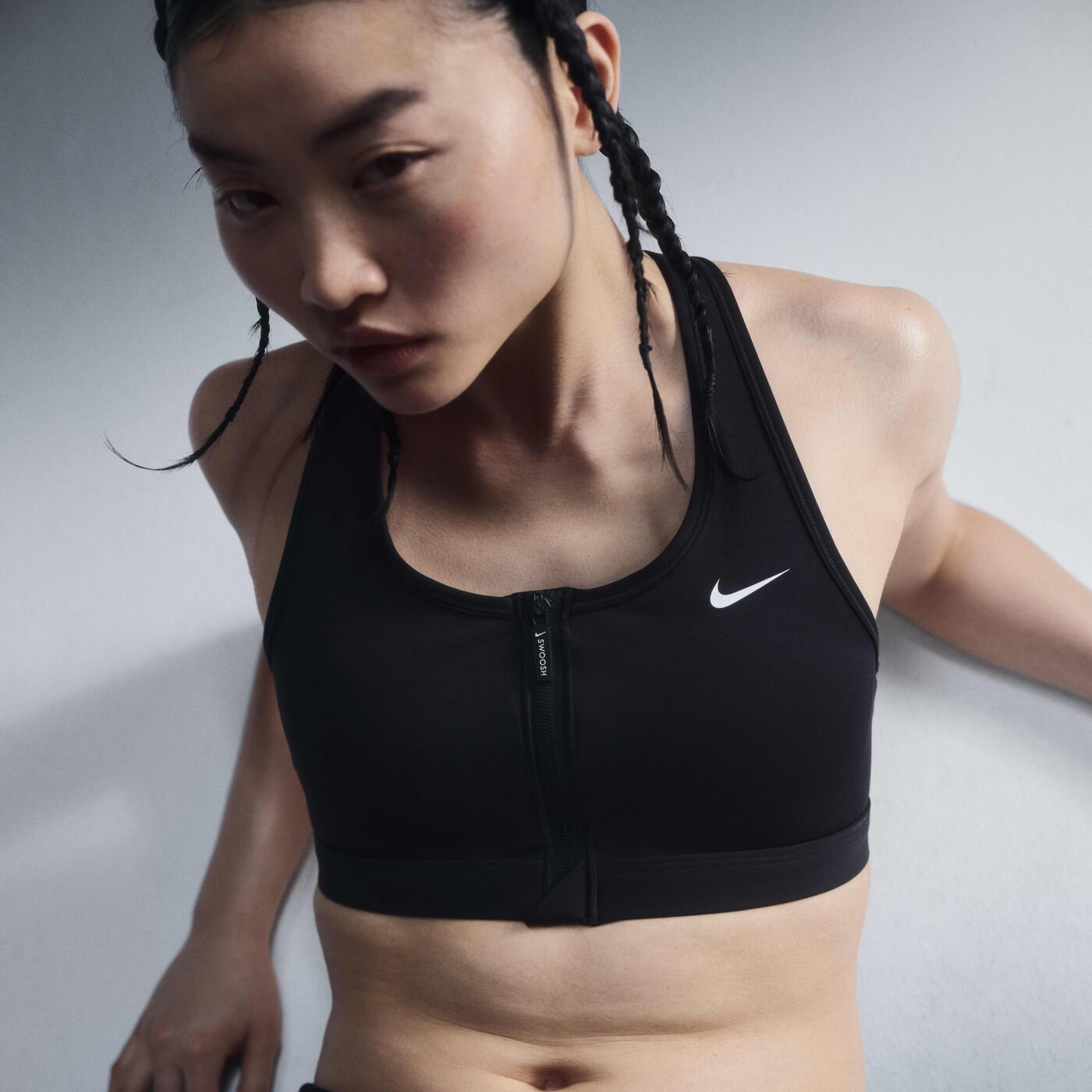 Women's Swoosh Front Zip Medium-Support Padded Sports Bra