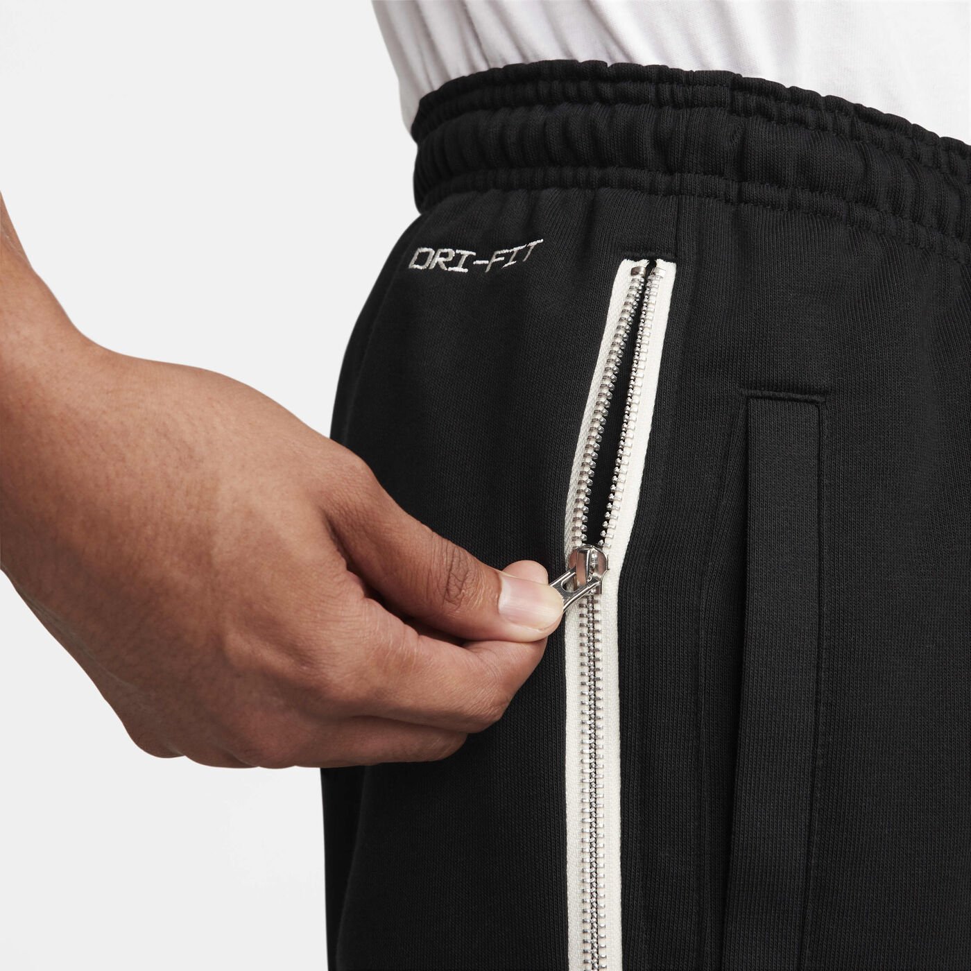 Men's Dri-FIT Standard Issue Basketball Trousers