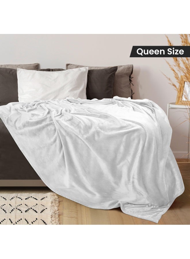 Fleece Blanket Queen Size White 300Gsm Luxury Bed Blanket Anti-Static Fuzzy Soft Blanket Microfiber  90X90 Inches