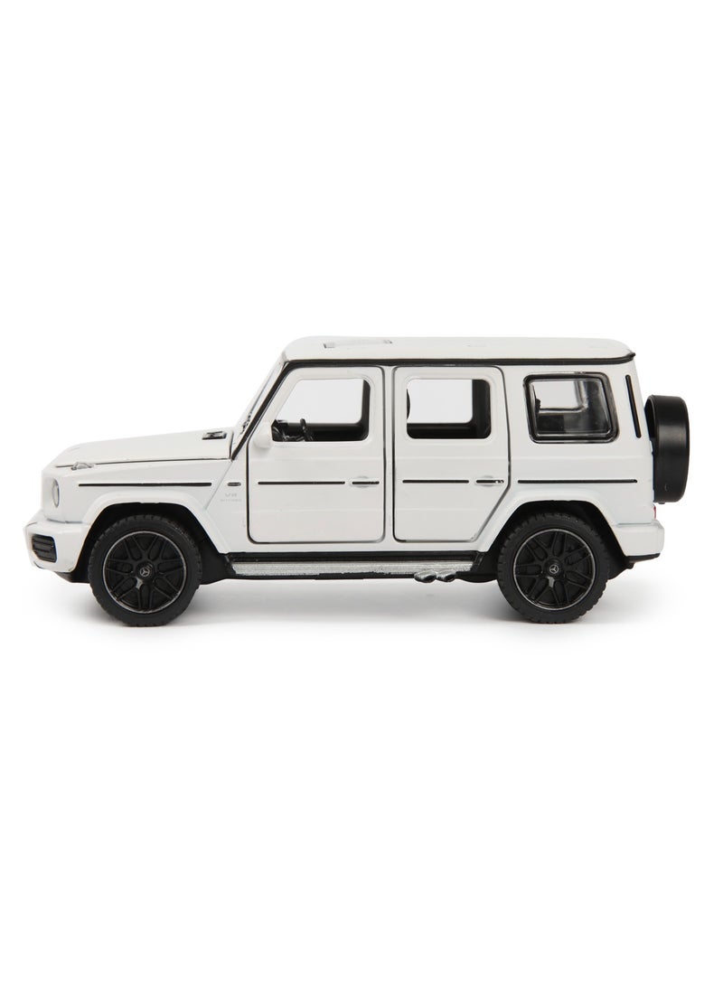 1:22 Scale  - White AMG G63 with Opening Doors & Detailed Interior - Collectible Diecast Car