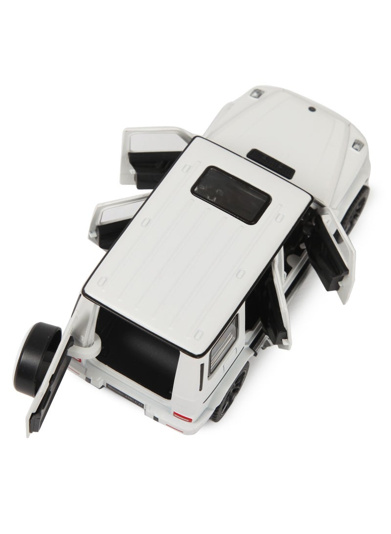 1:22 Scale  - White AMG G63 with Opening Doors & Detailed Interior - Collectible Diecast Car