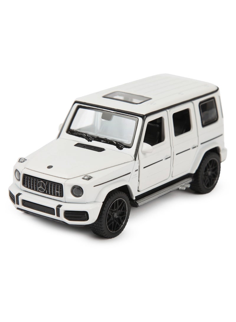 1:22 Scale  - White AMG G63 with Opening Doors & Detailed Interior - Collectible Diecast Car