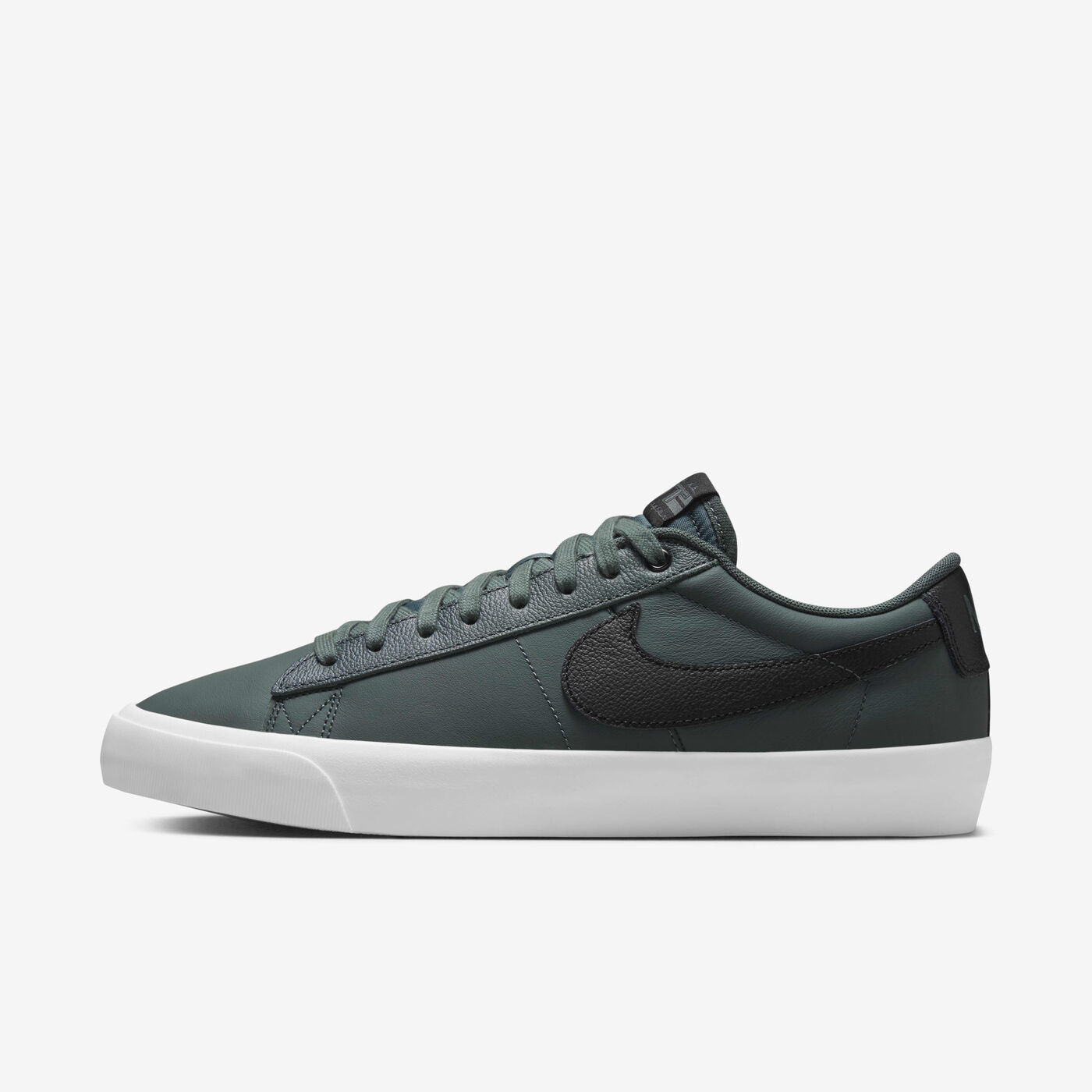 Men's SB Blazer Low Pro GT Shoes