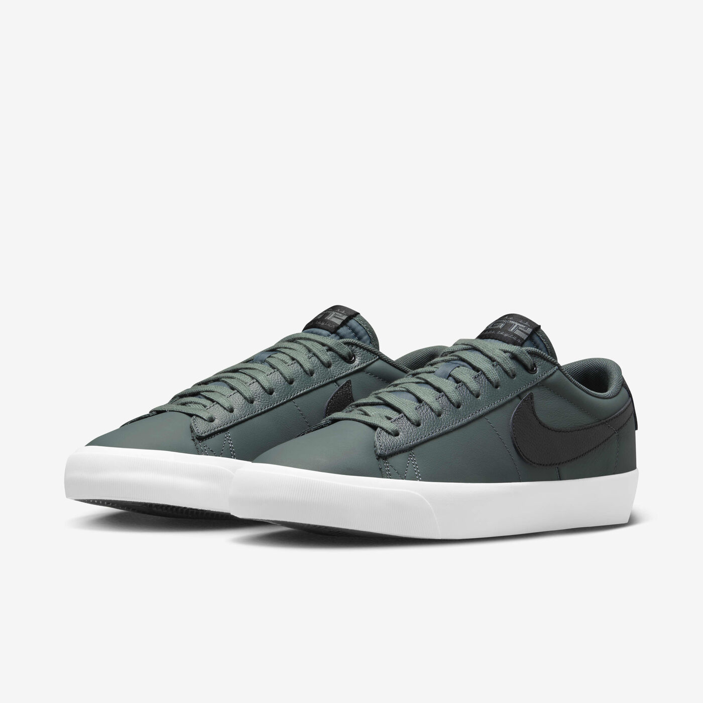 Men's SB Blazer Low Pro GT Shoes
