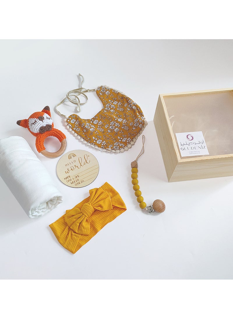 Ultimate Natural Welcome Baby Gift Set – Organic Newborn Essentials with Handmade Fox Rattle, Soft Bib, Cozy Blanket, and Personalized Wooden Plaque in a Luxurious Wooden Box