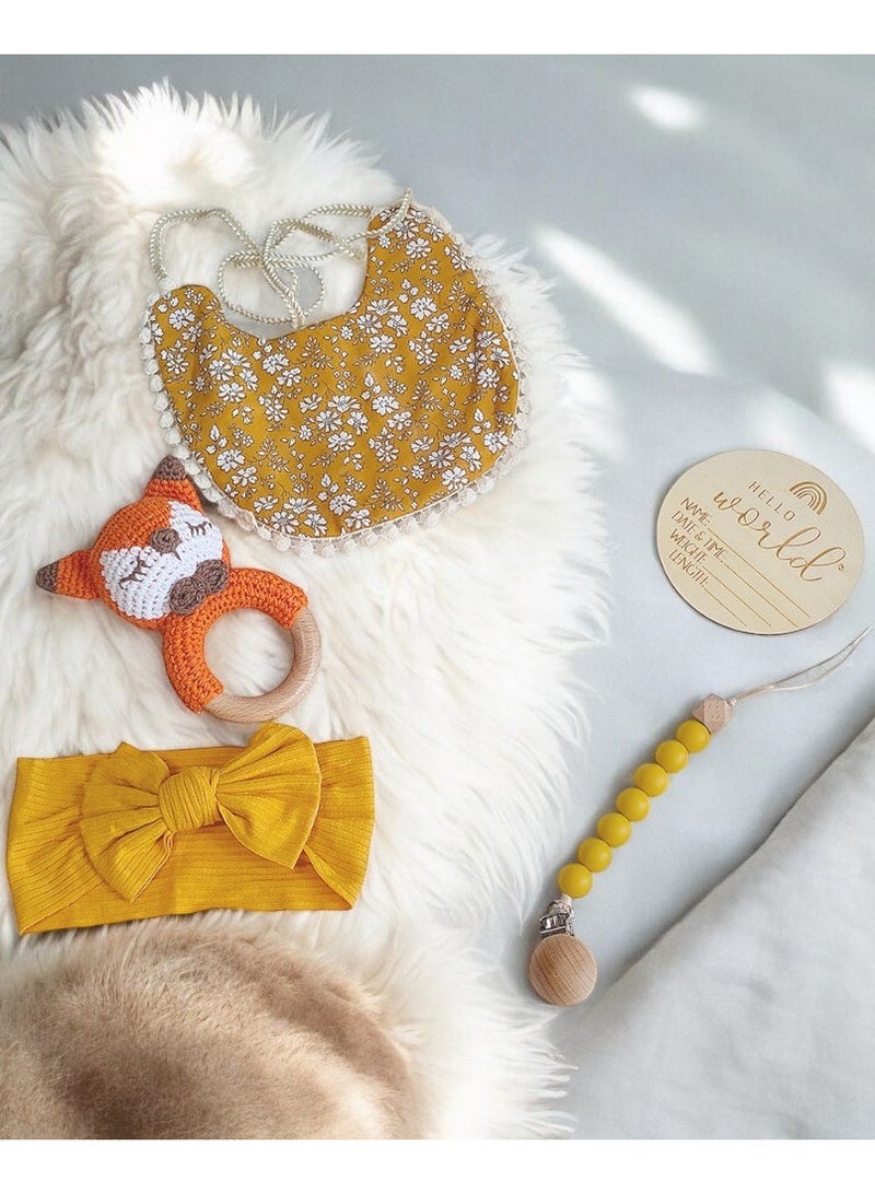 Ultimate Natural Welcome Baby Gift Set – Organic Newborn Essentials with Handmade Fox Rattle, Soft Bib, Cozy Blanket, and Personalized Wooden Plaque in a Luxurious Wooden Box