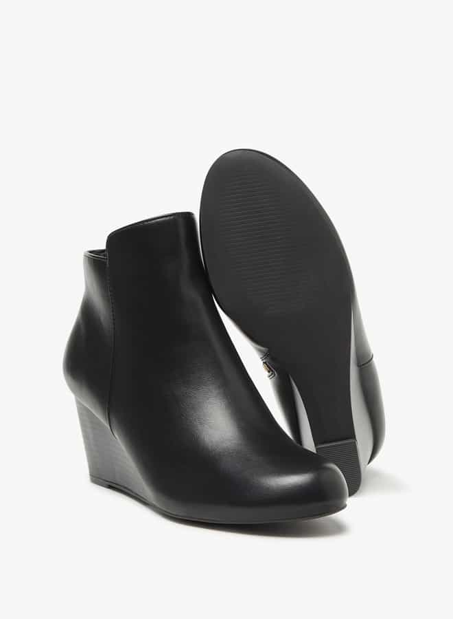 Women Solid Ankle Boots with Zip Closure and Wedge Heels