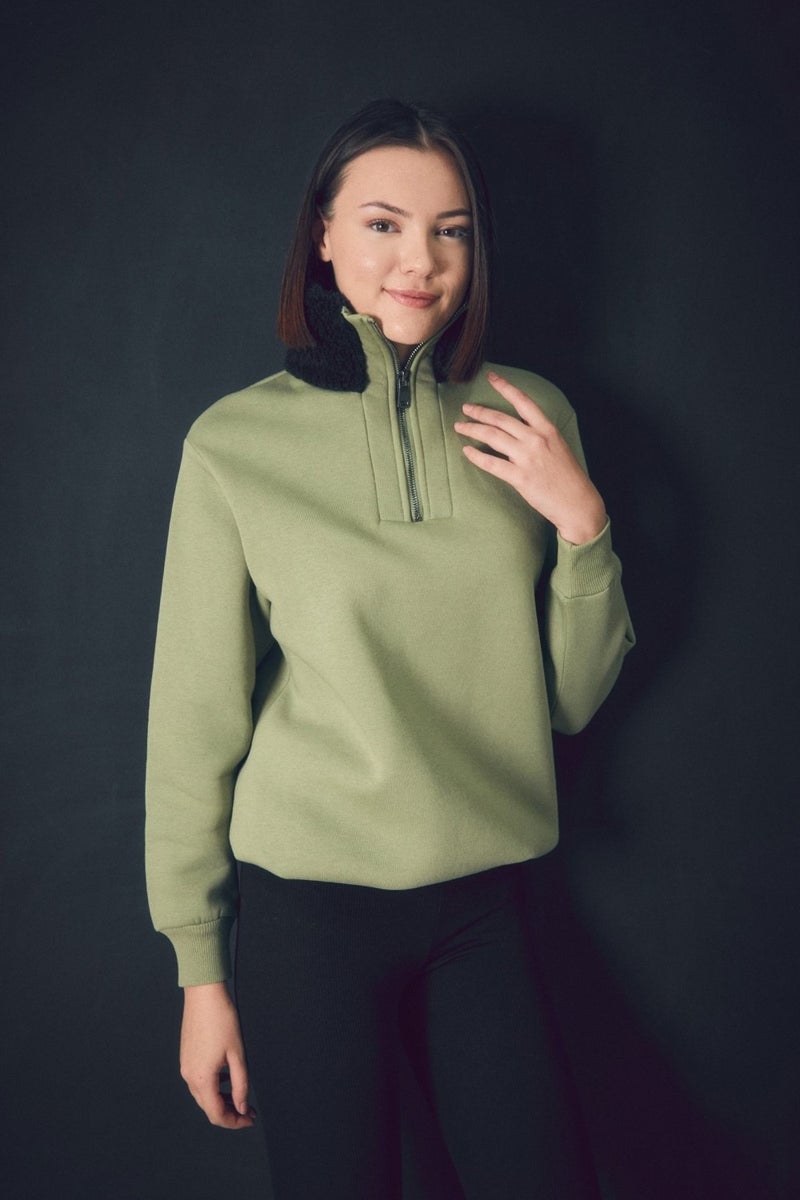 Basic Sweatshirt with Plush Collar and Waist Stopper