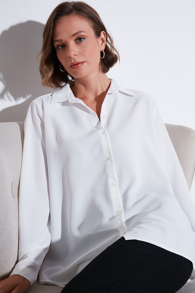 Casual Cut Long Back Shirt Women's Shirt 6118728W4