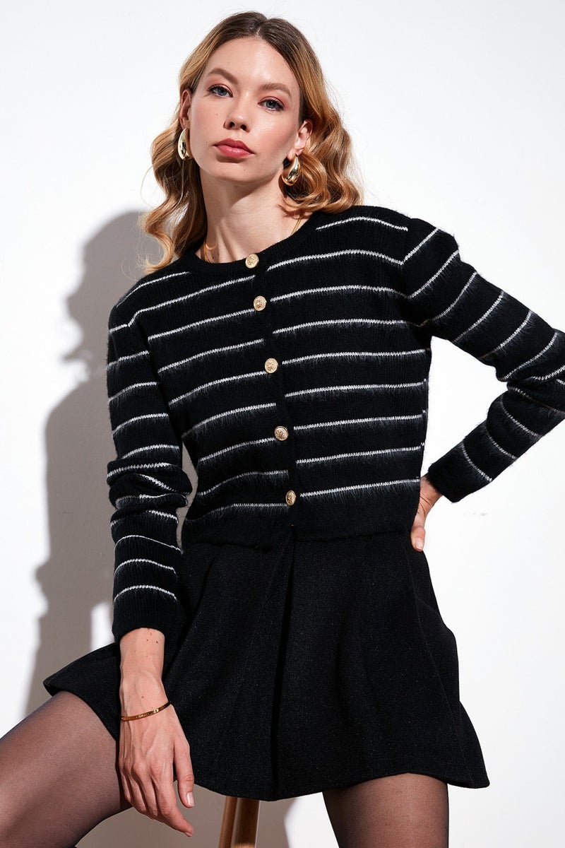 Standard Fit Striped Soft Texture Crop Knitwear Cardigan Women's Cardigan 4615551