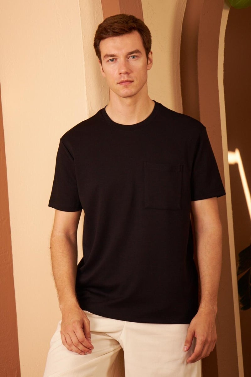 Men's Comfort Fit Pocket T-Shirt Black MARS25