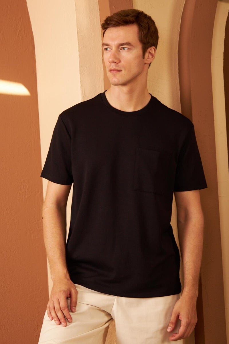 Men's Comfort Fit Pocket T-Shirt Black MARS25