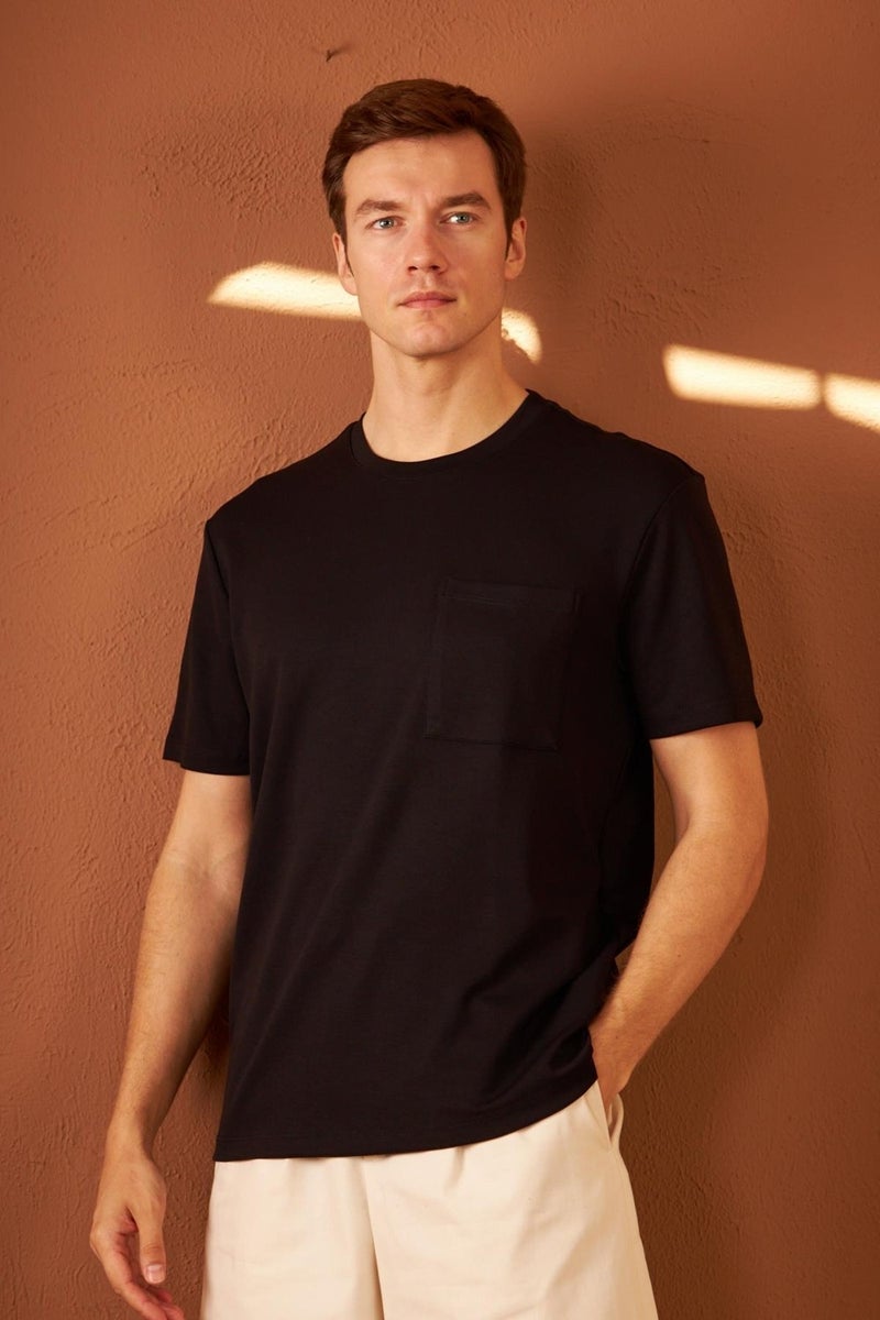 Men's Comfort Fit Pocket T-Shirt Black MARS25