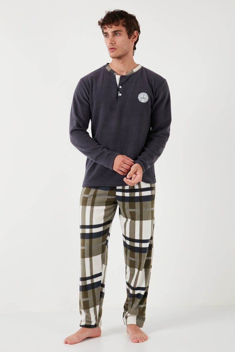 Plaid Regular Fit Buttoned Crew Neck Winter Fleece Pajama Set Men's Pajama Set 60961008