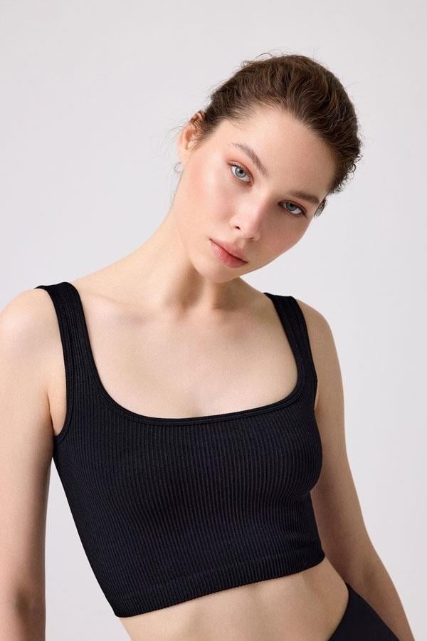 Premium - Women's Black Seamless Mid Length Square Neck Crop Top Bustier