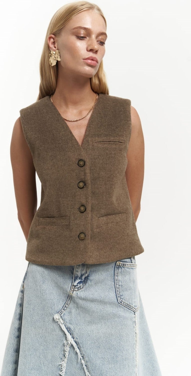 Pace Soft Brown Short Vest