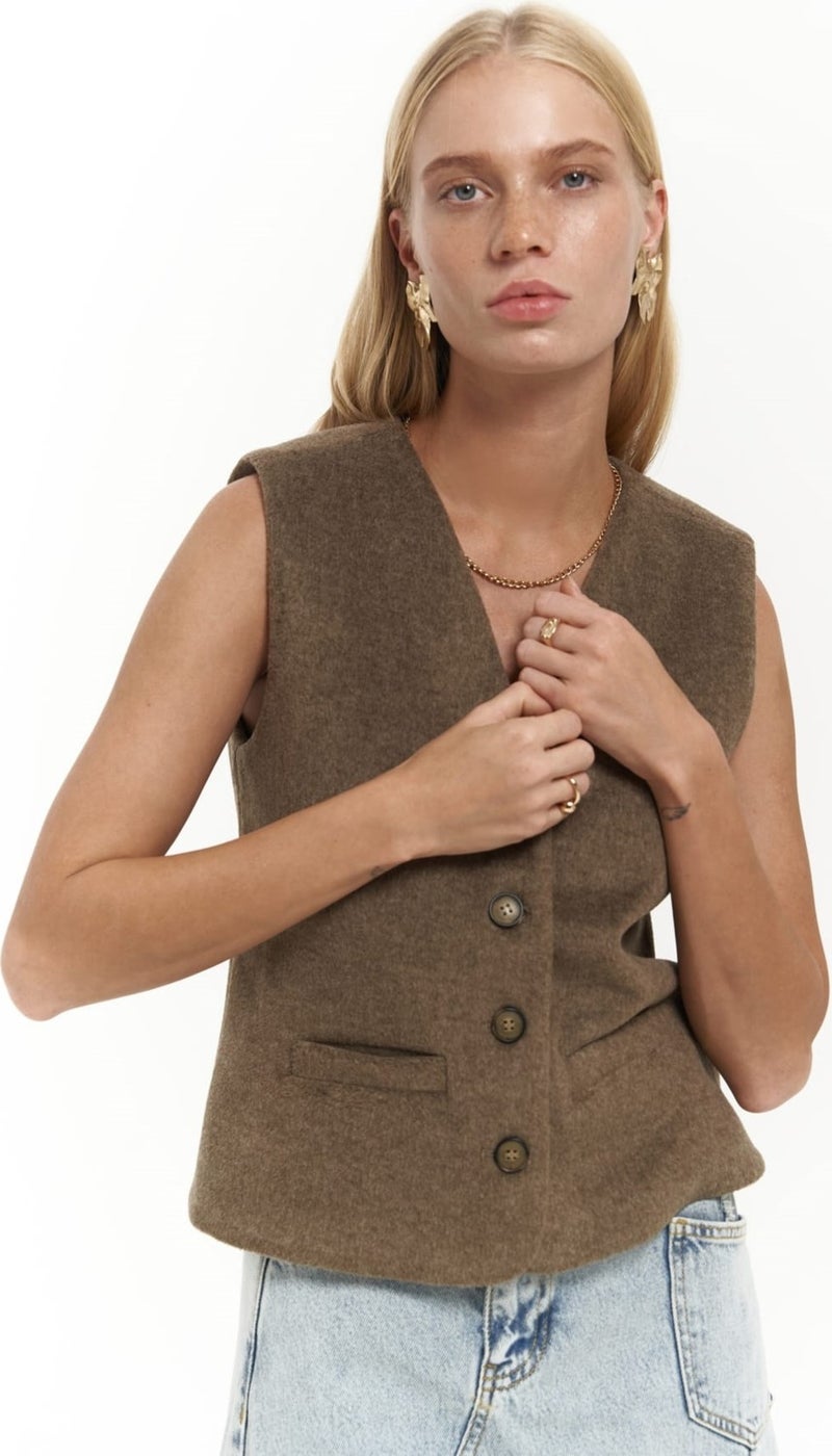 Pace Soft Brown Short Vest