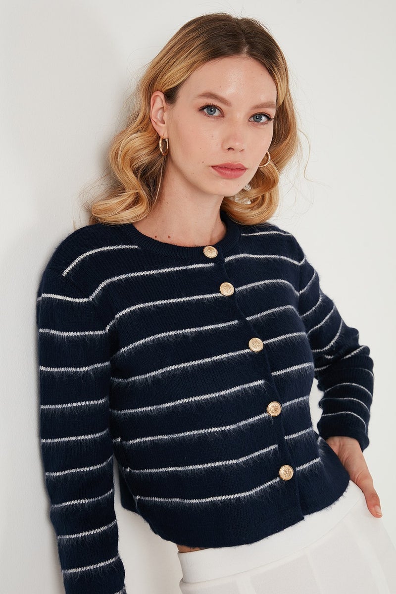 Standard Fit Striped Soft Texture Crop Knitwear Cardigan Women's Cardigan 4615551