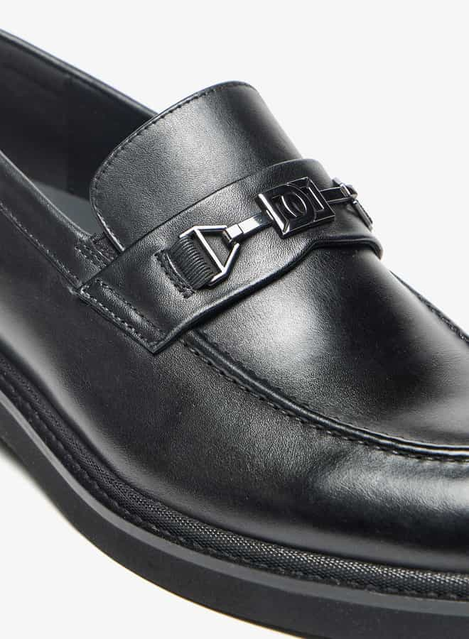 Men's Solid Loafers with Metal Accent